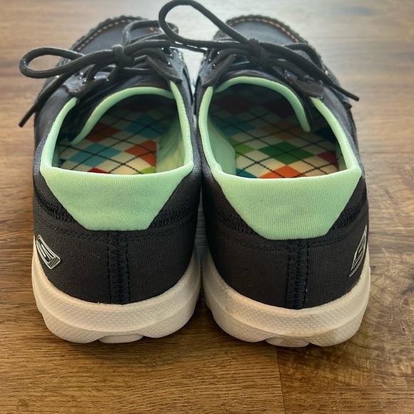 Skechers on-the-GO loafers - Picture 4 of 9